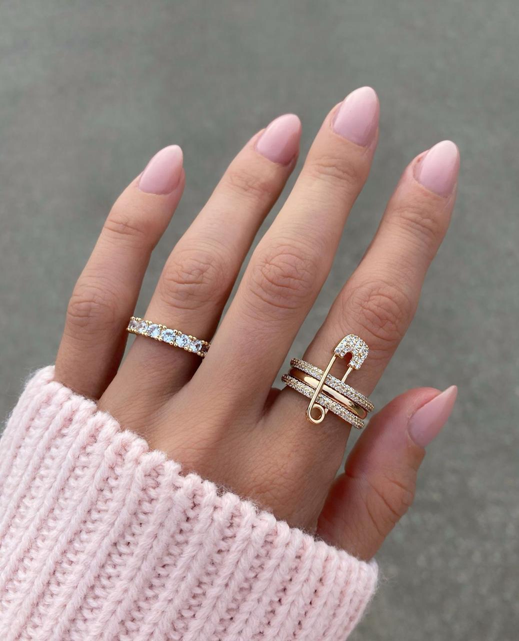 APM Ring - Monaco safety pin ring in rose gold, worn on hand