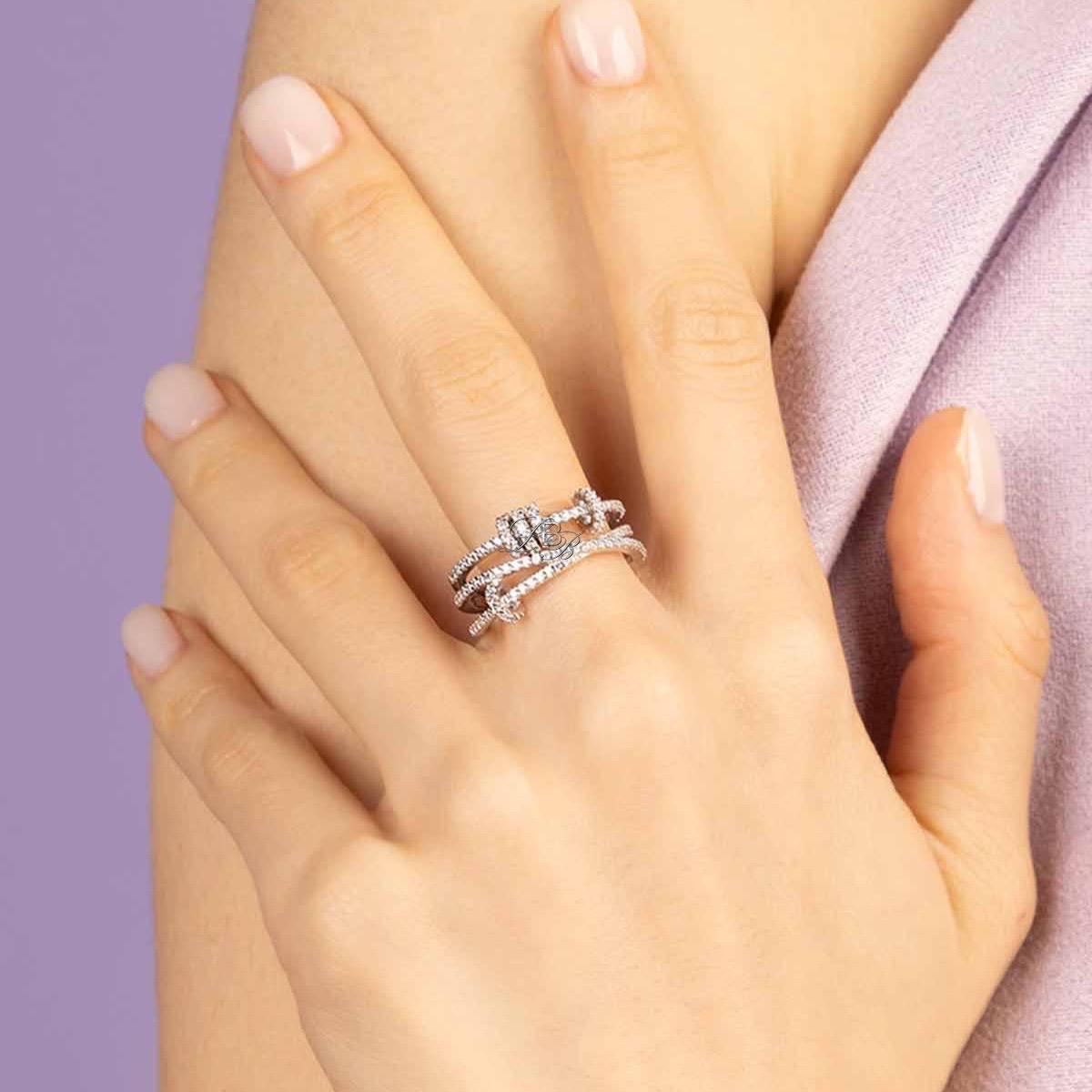 APM Ring - Triple hoop ring in silver, worn on hand