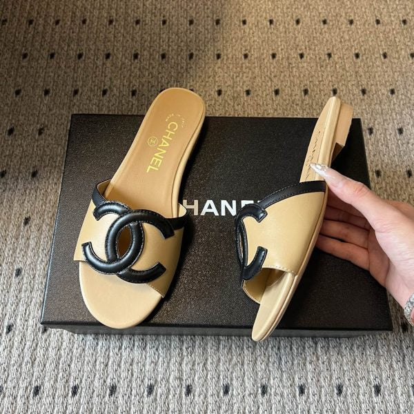 C Cutout Mule