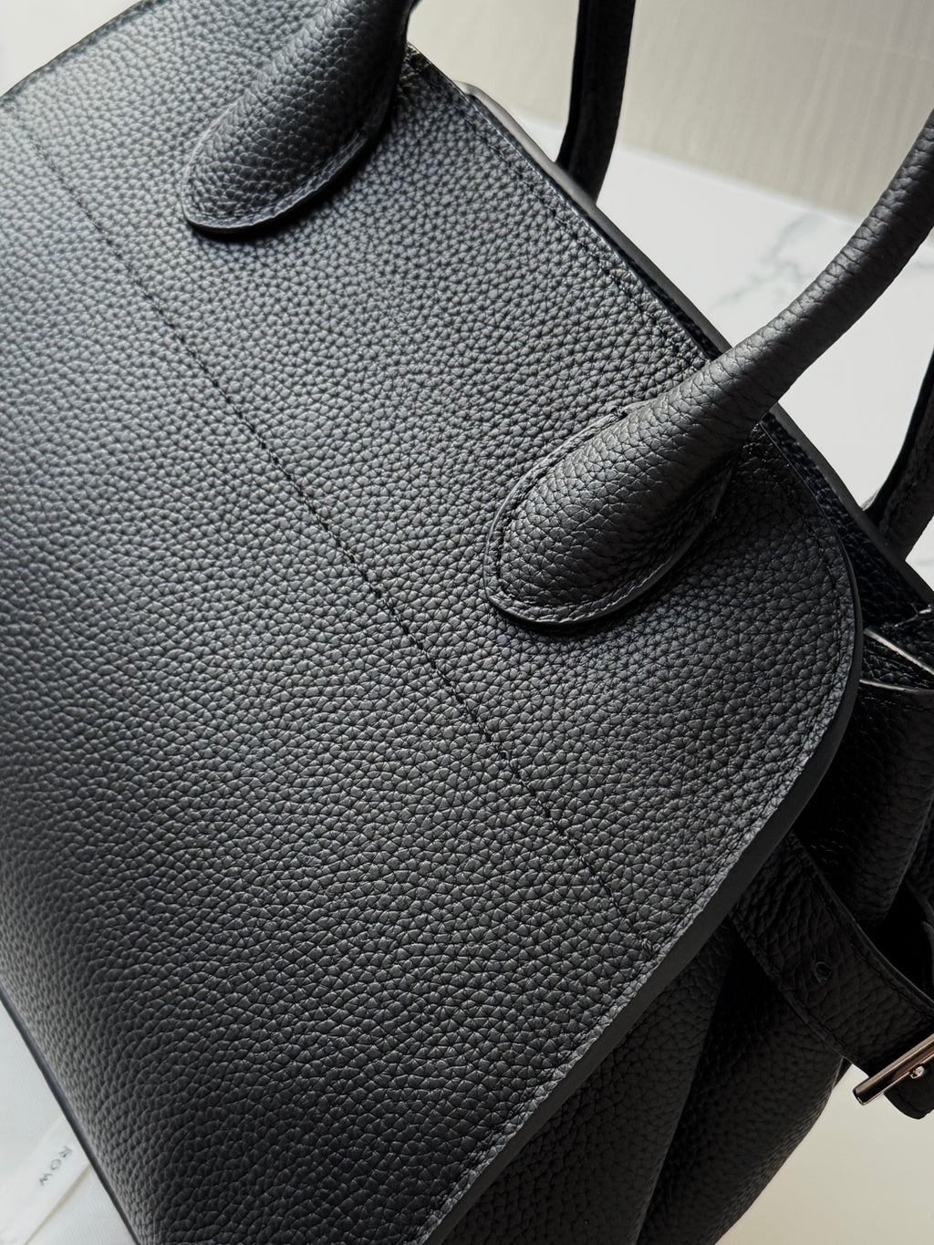 Soft Margaux 10 Grained Leather Handbag Black