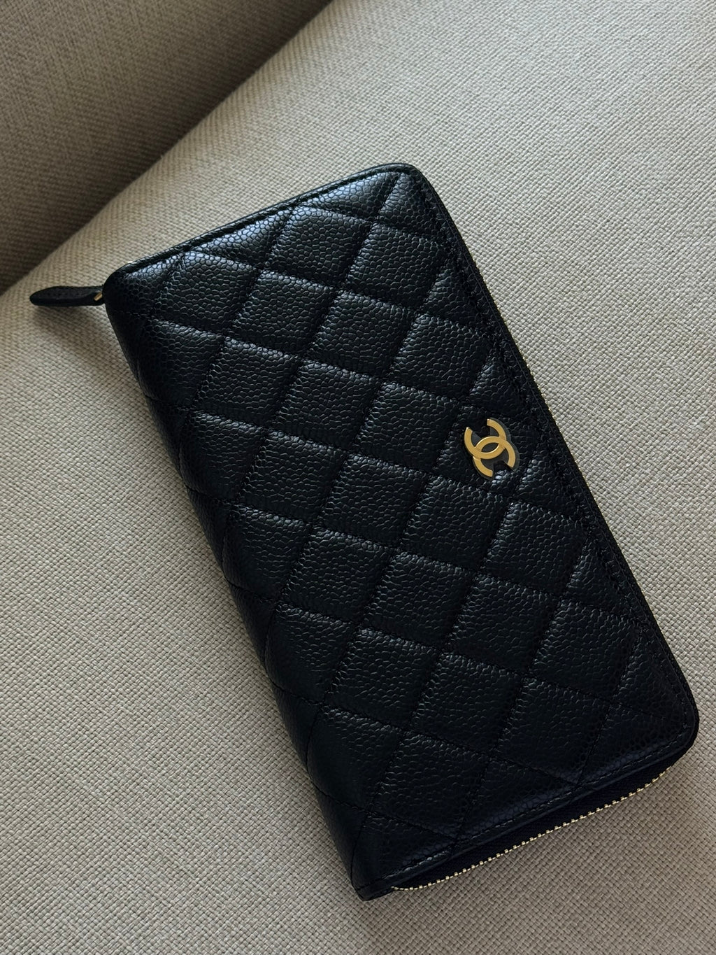 C15 — Black/GHW