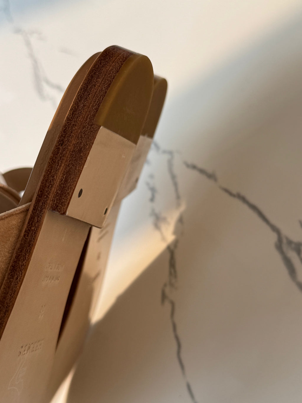 H007 — Beige Nomade