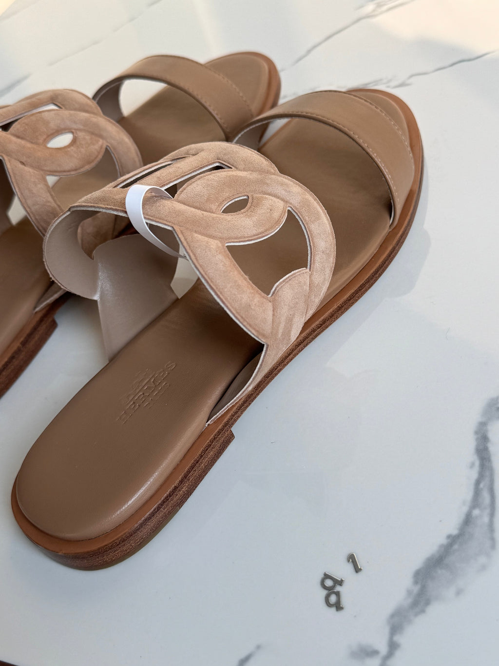 H007 — Beige Nomade