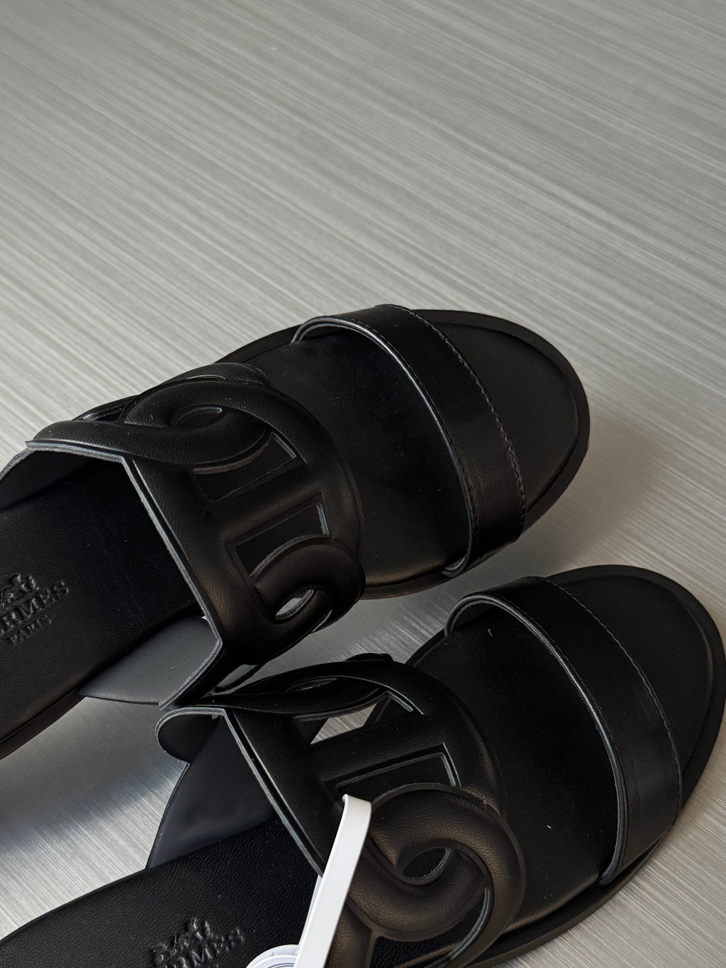 H007 — Black