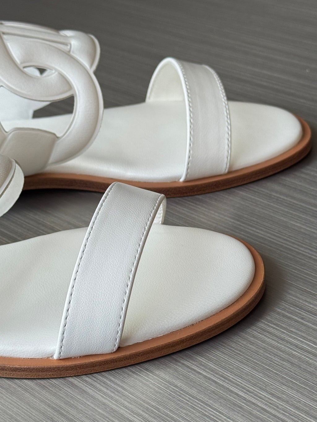 H007 — Blanc
