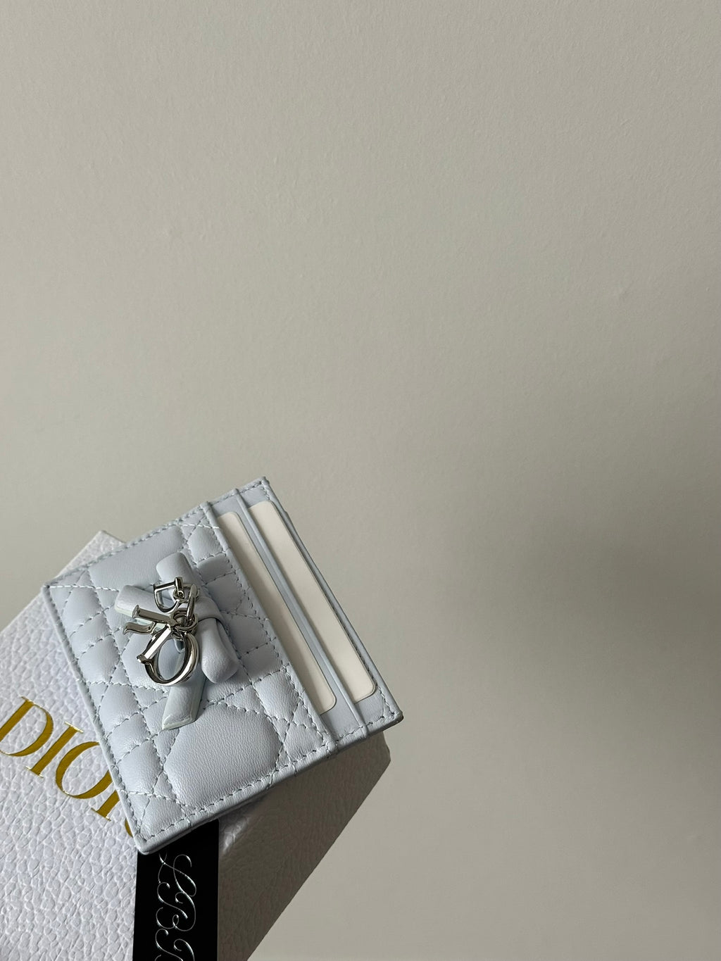 DR Freesia Card Holder