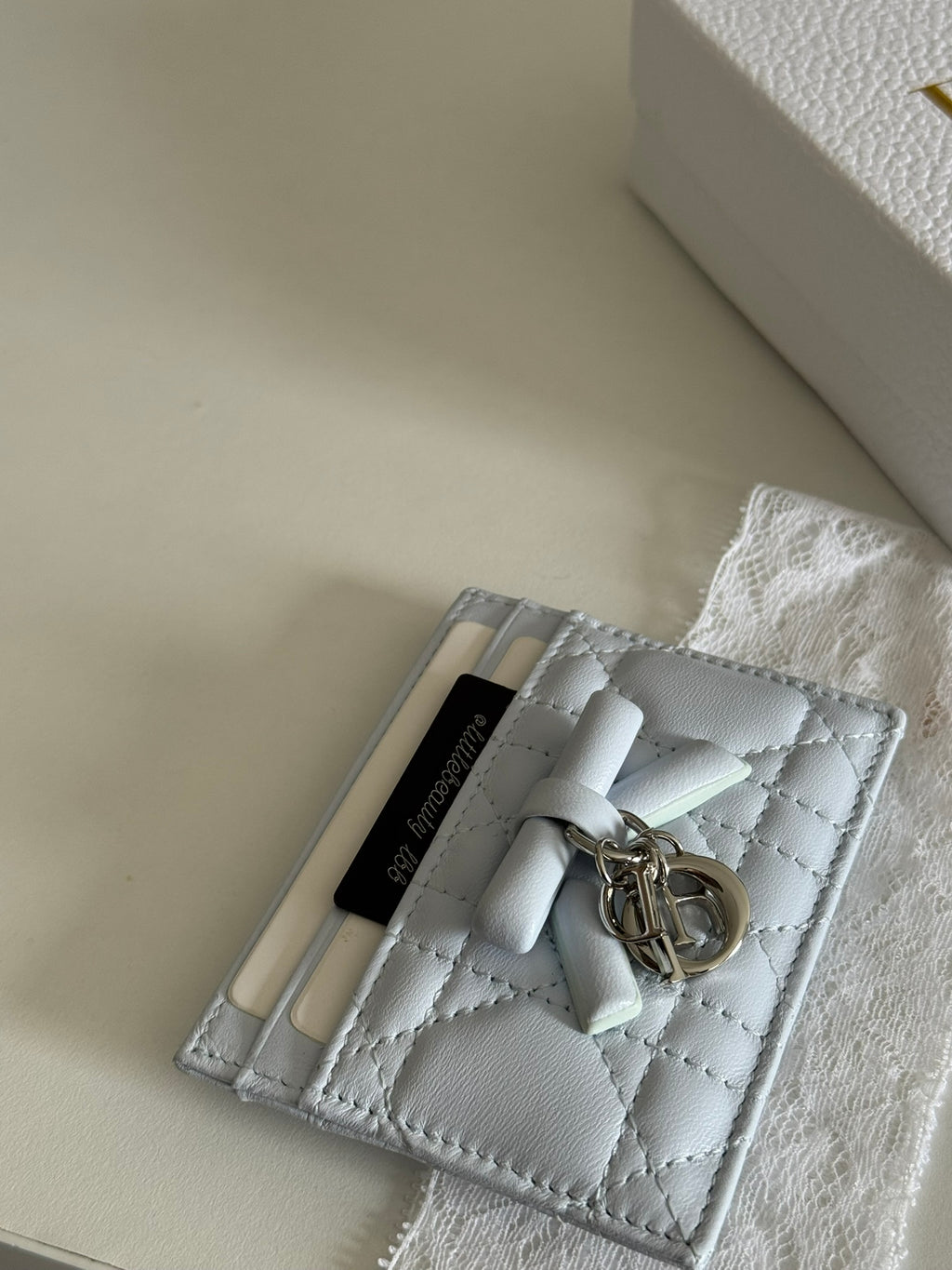 DR Freesia Card Holder