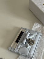 DR Freesia Card Holder