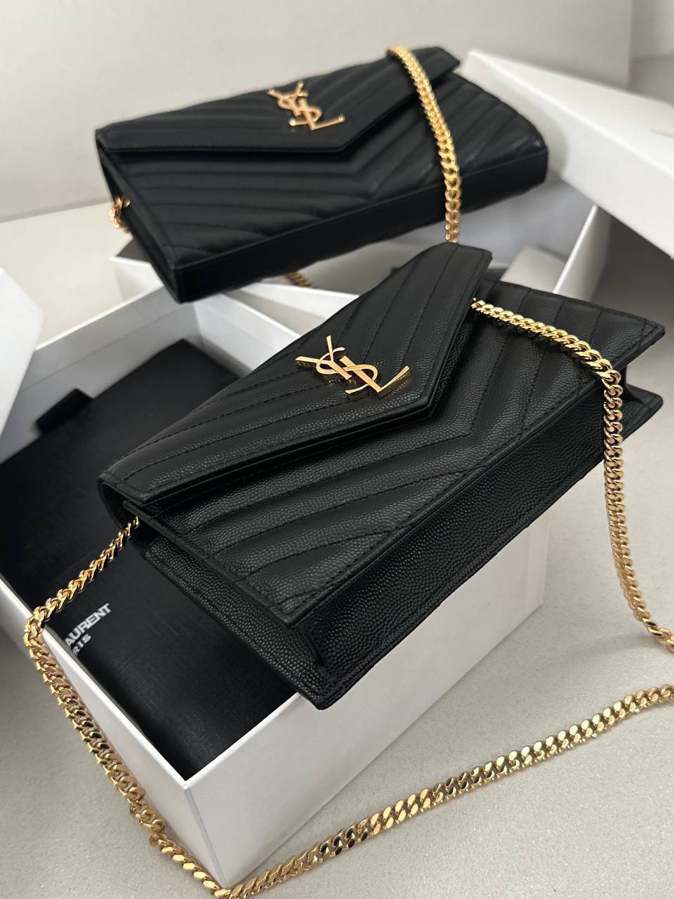 SL002 — Black/Gold