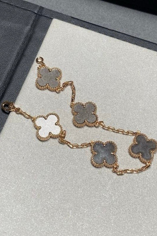 VCA Bracelet - Pietersite, grey mother-of-pearl clovers on gold