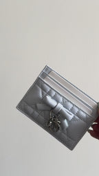 DR Freesia Card Holder